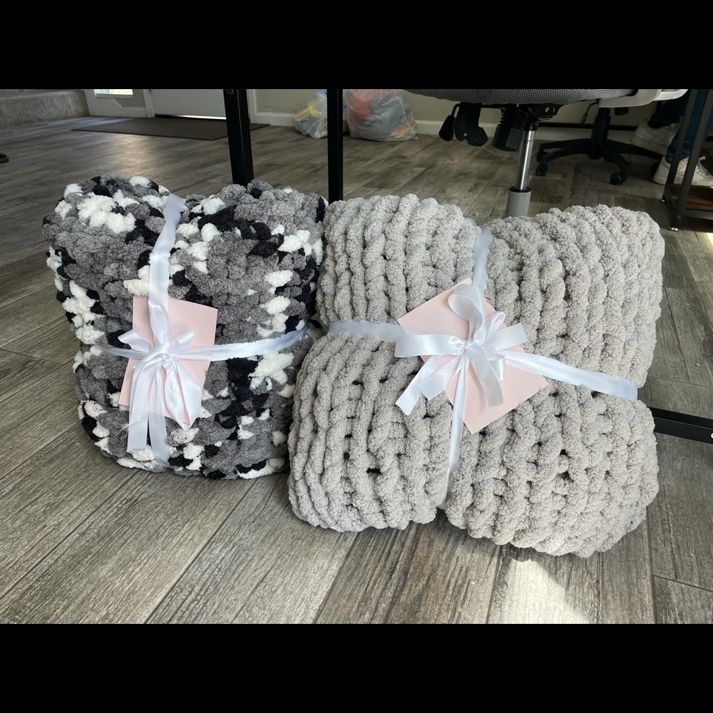 Chunky knit blankets!!